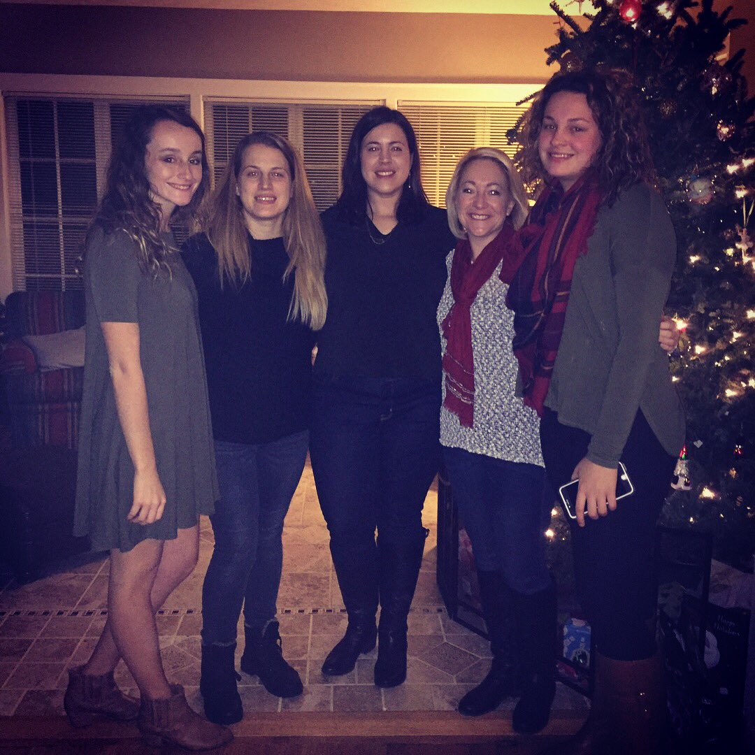 em_dawg013's tweet photo. Squeeze your people a little tighter and tell them how much they mean to you. This world is though enough nobody should have to feel alone. Fly high sister. We love you. https://t.co/depNkL6E4R