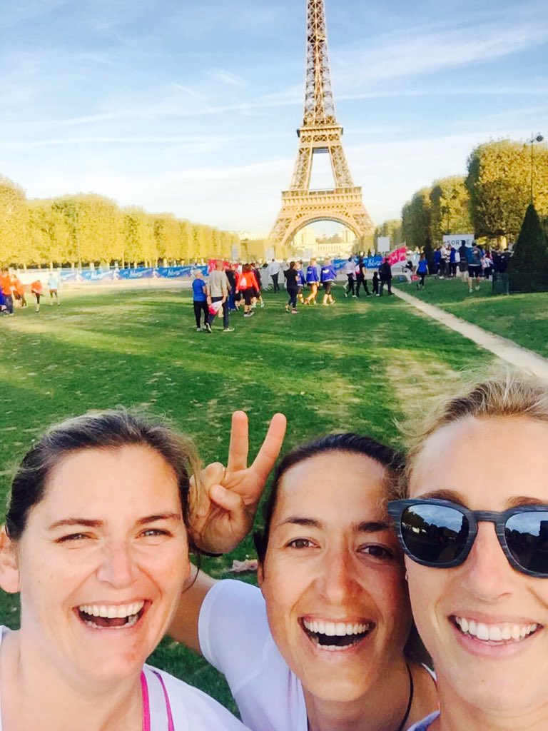 Merciiii à @la_boulangere de m'avoir fait courir ma 1ère course à pied en plein Paris ! Envie de continuer 😋 #lp2018 #laparisienne #courir #effort #paris
