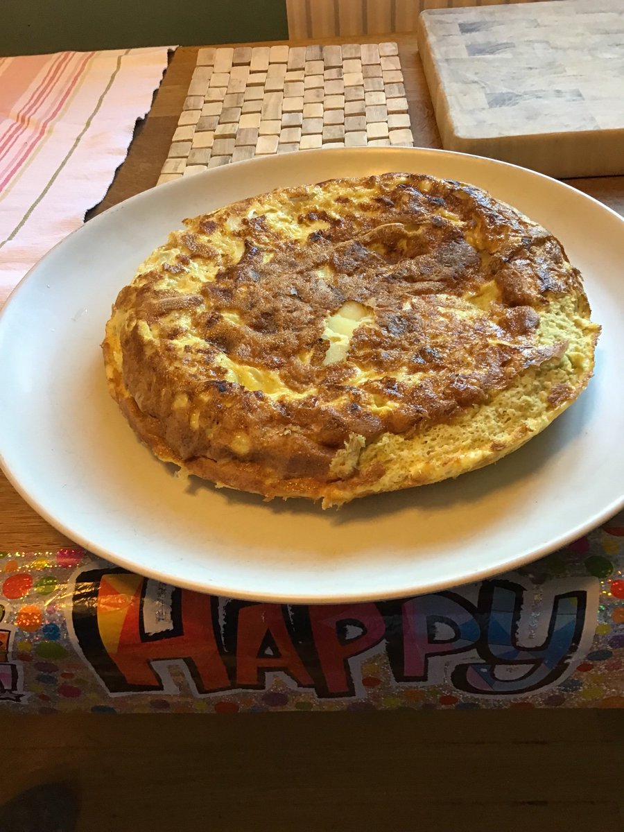 THSch_Boarding's tweet photo. Today our Spanish boarders made tortilla! #comfortfood #iloveboarding #thboarding #THSch https://t.co/SH091wdUX7