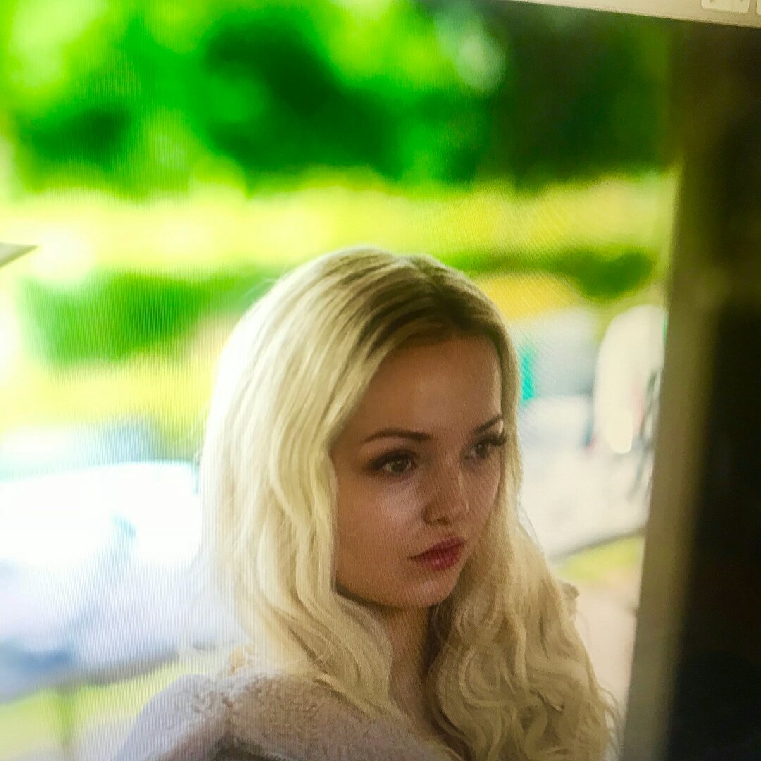 Theveshin's tweet image. Some #TwoWolves BTS pics Reveal:
• Dove is Singing a song for the movie(#Dovelies Rejoice!)😄
•Dove is playing 2 characters?♴
Poppy McIntyre/ ?ster Michael😱
But still no Trailer/Air date
¯\_(ಥ‿ಥ)_/¯ #DoveCameron