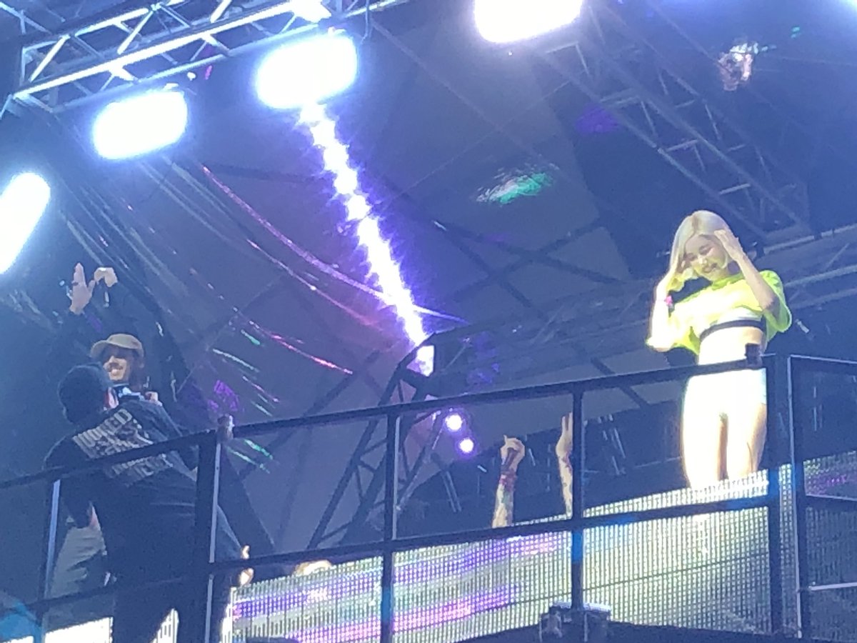 ta_rav4's tweet photo. 自国フェスやし やっぱり Sodaちゃん来てた😊 @ILLENIUMMUSIC @dj_soda_ #spectrumdmf https://t.co/6Ji7rFtYFB