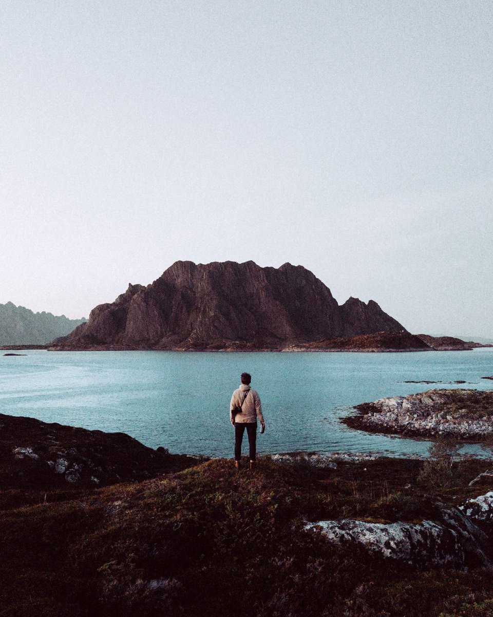 jonathanbertin's tweet photo. LOFOTEN PARADISE 🇳🇴
•
De retour d’une fabuleuse aventure dans les îles norvégiennes. J’ai pu y photographié des paysages incroyables ! Gros coup de cœur de cette année 2018 🏔✨
•
Plus de photos sur insta: jonathanbertin https://t.co/yqTU5aBs2S