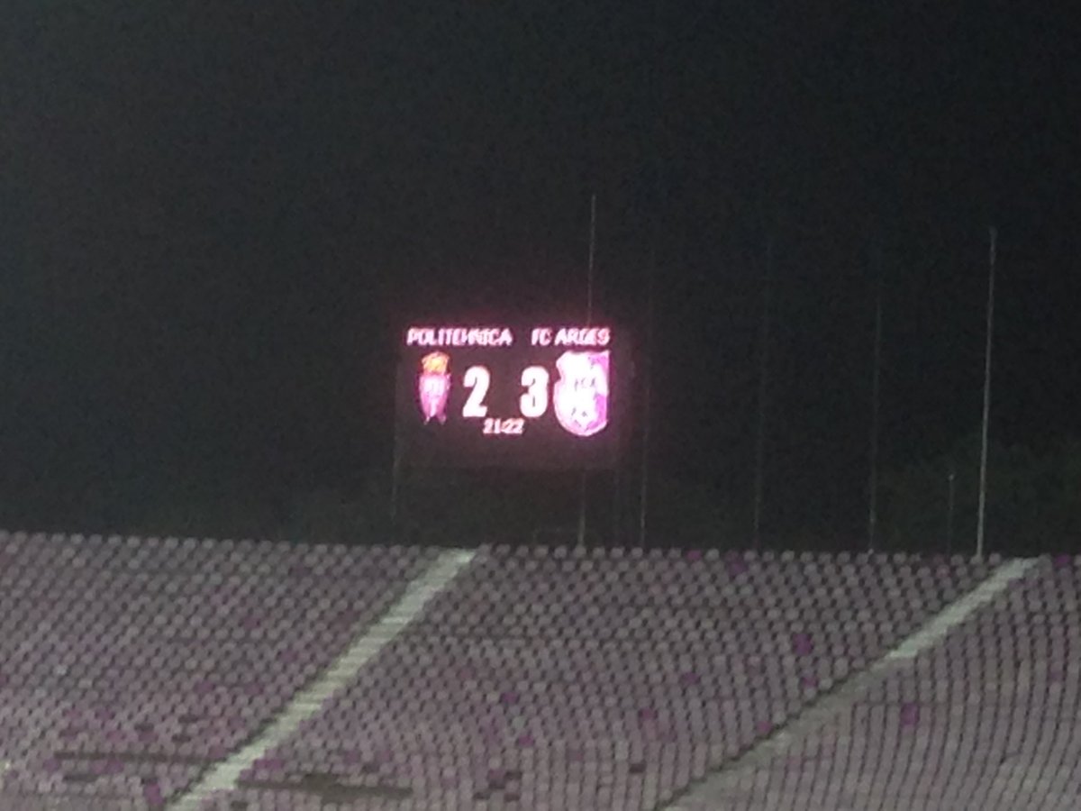 Sstaef's tweet photo. Poli Timișoara - F.C. Argeș 2-3 💜 #forzaviola #backtostadium #fcarges https://t.co/2c49hGEmrE