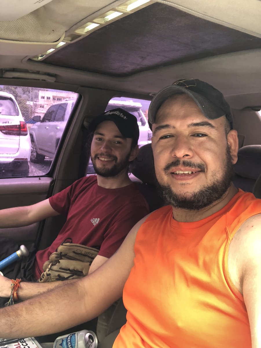 ElRoadry's tweet photo. Y el entreno de hoy… pelado y sacada de mierda, ya hacia falta  @Gerarbendfeldt #SoftTime #Coyotes #AuAuAuAuAu https://t.co/7FHWLdD03I