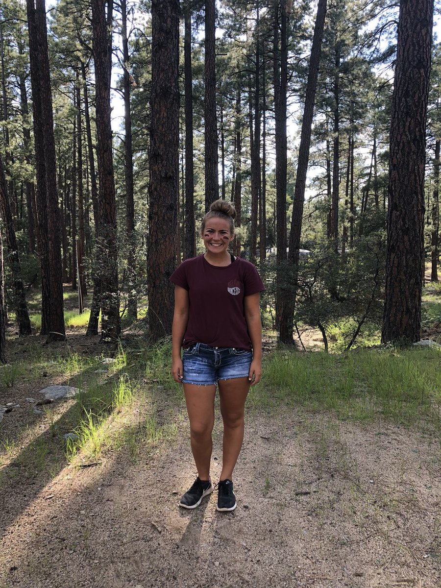 deca_alexandra's tweet photo. leadership at the summit 🌲 https://t.co/1ejqSdBdU4