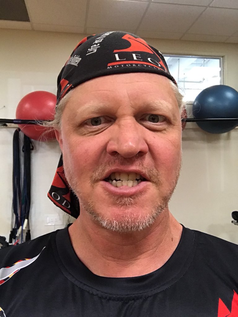 LeodEscapes's tweet photo. 53 Days post crash, I’m at a gym. Upper body functioning at 30%, lower body at 40%. Construction of Cat model mark II begins. https://t.co/5ttLFp5FPJ