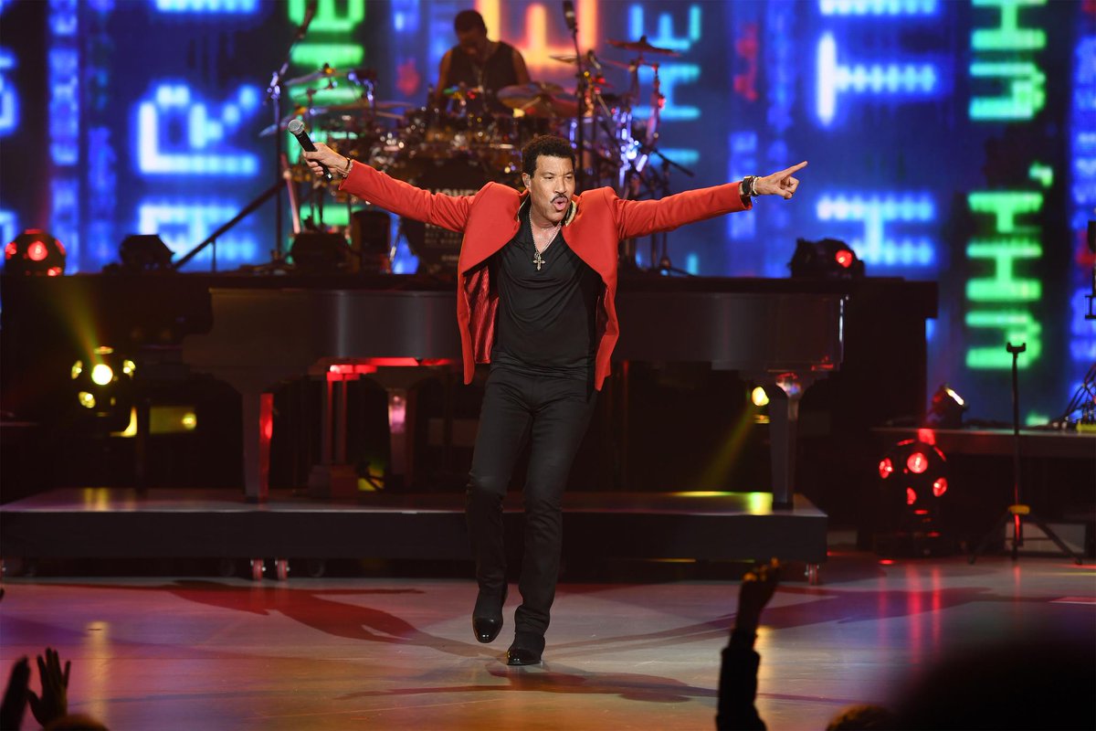 Live Nation On Twitter Dance On The Ceiling With Lionelrichie