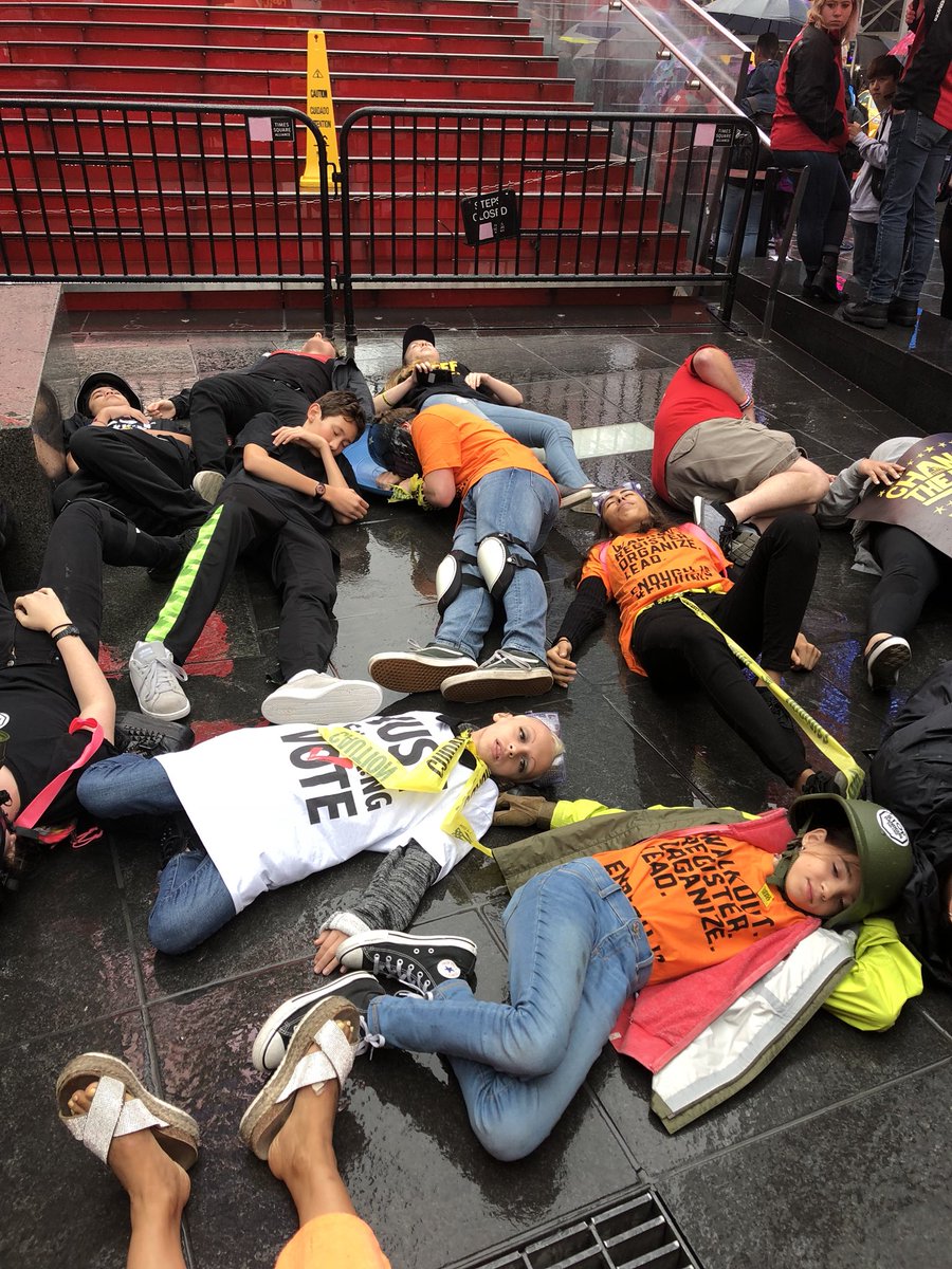 ChangeTheRefBus's tweet image. Again, all it takes is three seconds. Think about it and think about our children’s safety from gun violence. We will not stop. #ChangeTheRef and #VoteThemAllOut