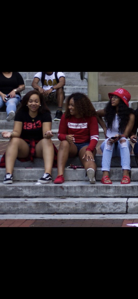 Little_Bird__'s tweet image. Starting senior year off right 🤪 #strolloff