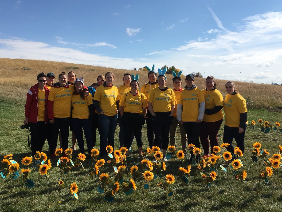 ReginaRiot's tweet photo. Honored and excited to be a part of the @OvarianCanada Walk of Hope today!
#riotinthecommunity #riot18 #ladyballs #yqr #volunteeryqr https://t.co/uF6zYXLOt2