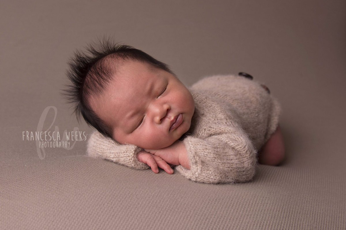 weeksphotos's tweet photo. Gorgeous baby Chau ❤️
#babyboy #londonbabyphotographer #babyphotographer #newbornsession #newborn #newbornphotography #hairgoals https://t.co/Bdk4wD9u1P
