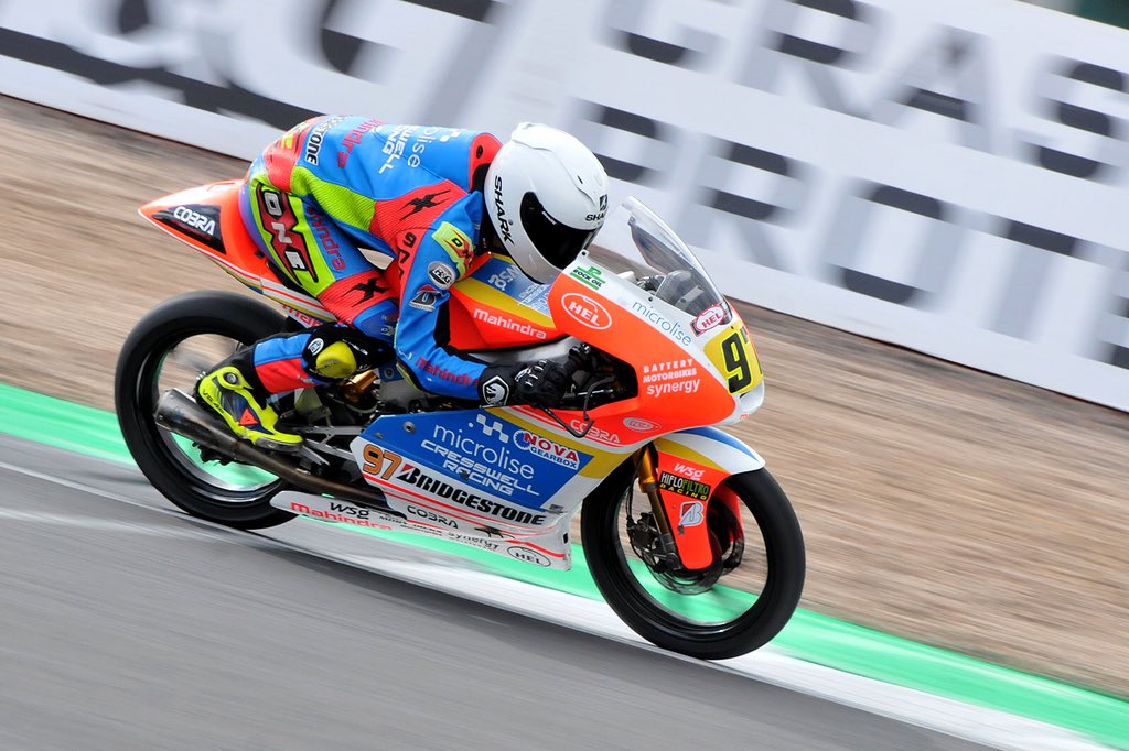 christaylor179's tweet photo. 7th yesterday was the highlight and I was feeling good today but that’s racing. Leaving @SilverstoneUK focused on @Oulton_Park next week 

https://t.co/RYosPSpjtG

#Motostar #Mahindra https://t.co/EyFwGFOYza