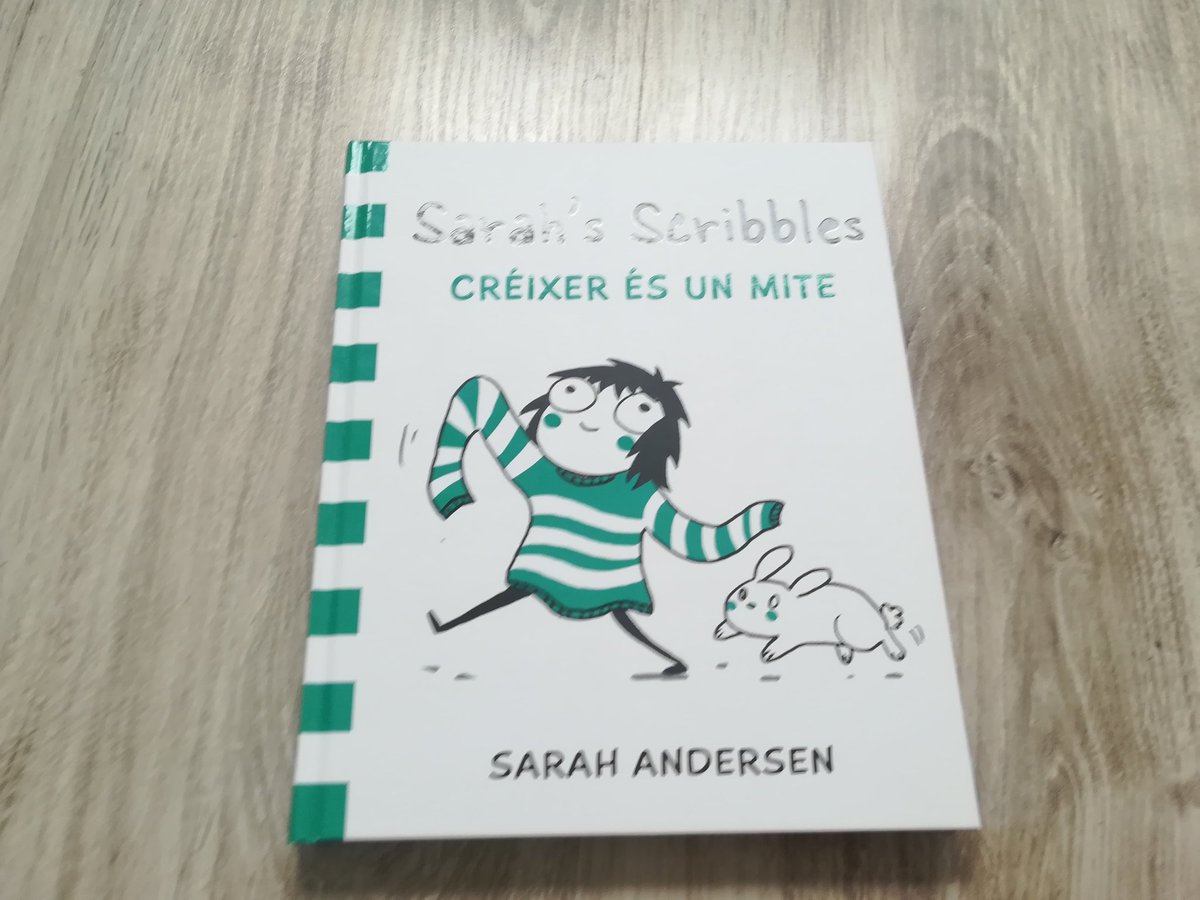 ITortajada's tweet photo. Portar una nena d'11 anys a la #setmana18 per comprar literatura infantil i que triï aquest llibre de Sarah Andersen que no és ni literatura ni infantil...🤔 https://t.co/vLTROrP2KT