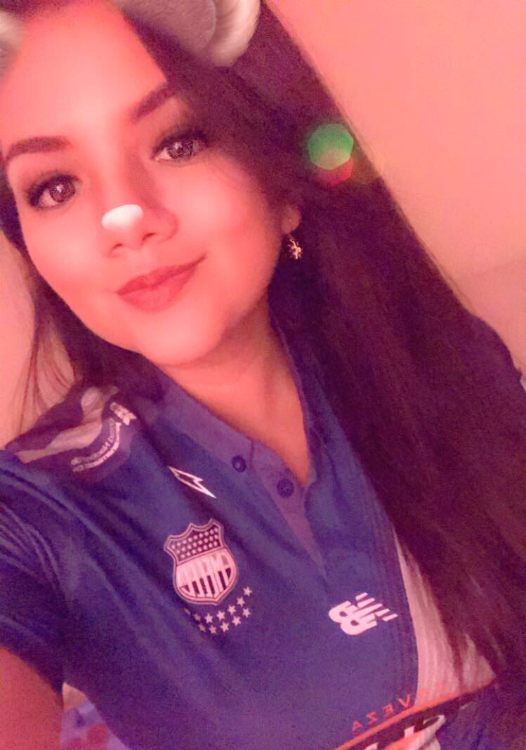 GuayacaAzul's tweet photo. Azul y plomo son los colores 😍 vamos mi bombillo! En las buenas y malas! https://t.co/ZjFXxj9JKN