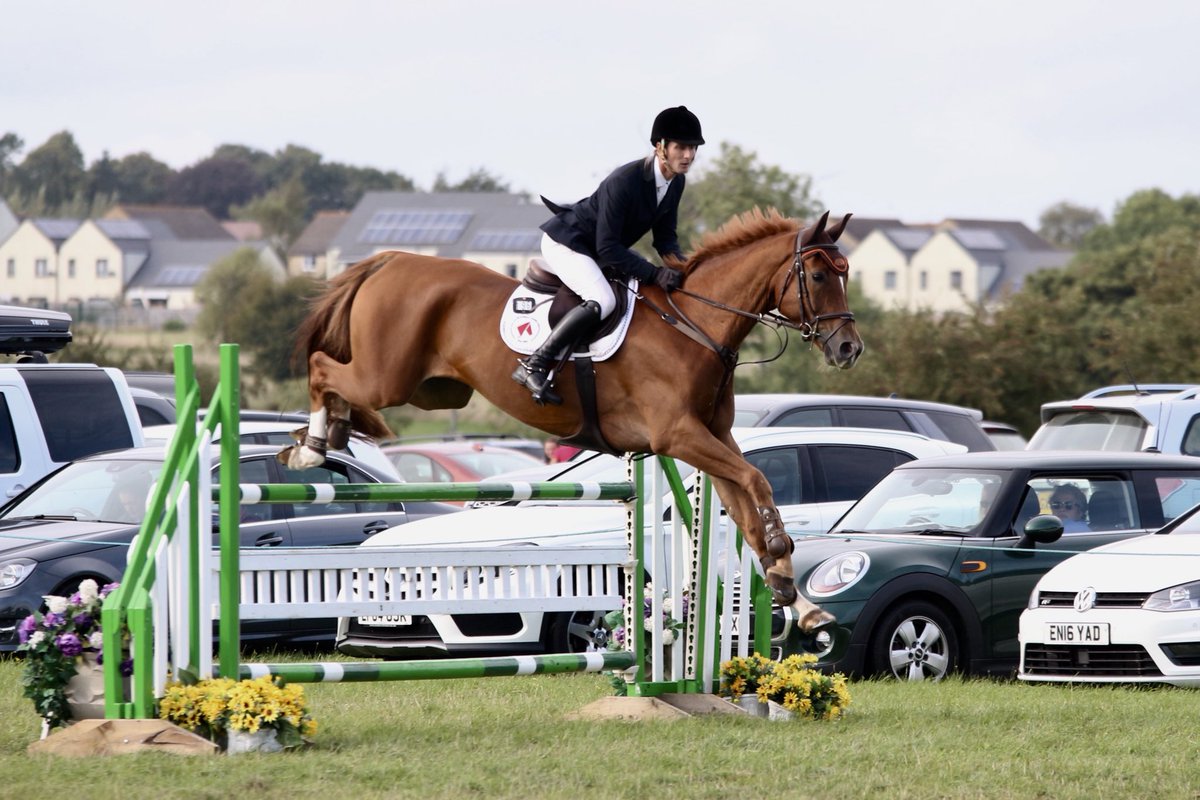 sophizie's tweet photo. Star and @oksimzy sj at Gatcombe! Thank you for today!!! 😊👍 https://t.co/F8EQSLVyjA