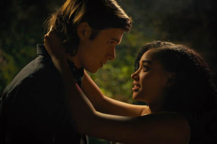 olderbrother21's tweet photo. "Spoiler alert: Love is worth everything. Everything."

--Maddy Whittier (Page 302)

#EverythingEverything💑🌺 #EverythingEverythingBook💕🌴 @NicolaYoon https://t.co/i9TD4mScVx