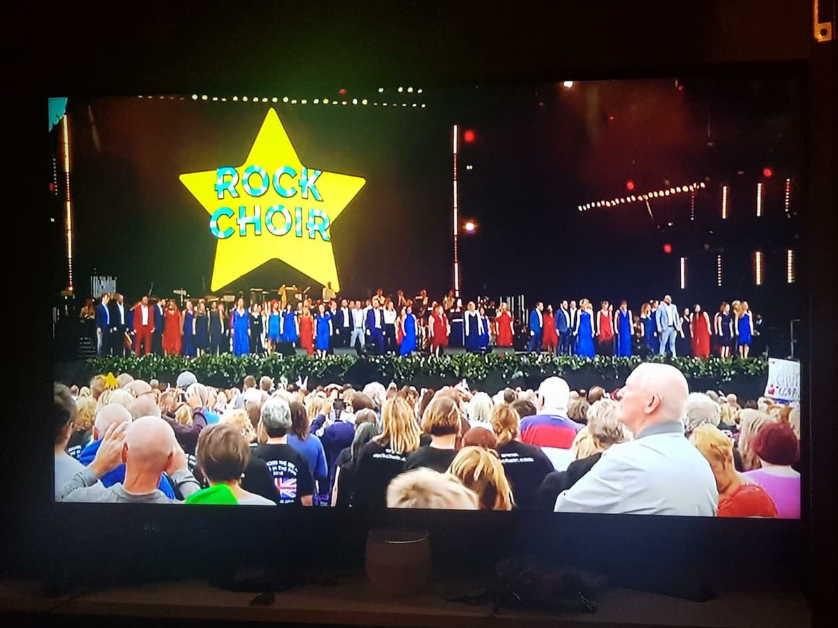 cathhyland's tweet photo. Great day @bbcproms with @RockChoir and pals from @MerseyRockChoir! Flash mob, picnic, prosecco, flags and fireworks, as well as spotting our Anthony up on stage! #IfCarlsbergMadeWeekends #ThanksForHashtagPam #imrockingtheproms https://t.co/HZlOITHdde