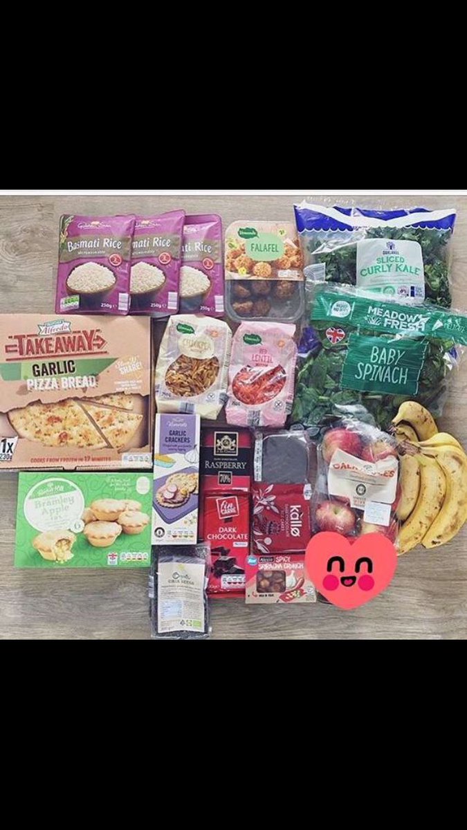 1000Greenthings's tweet photo. Maddie went vegan, collected rain water to water her plants and used vegan skin care and make up! #1000greenthings https://t.co/CBeeiZTm46