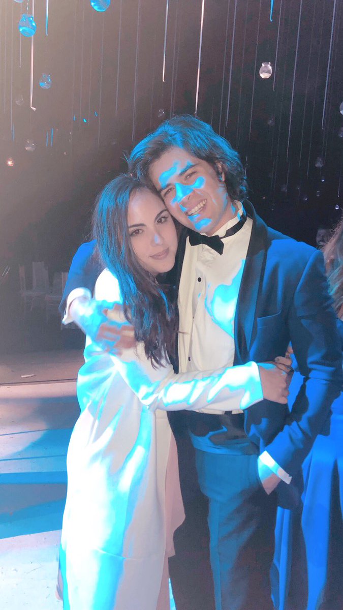 andreaele_mx's tweet photo. Ayer en la boda de mi hermosa @CarlaFrava ❤️ https://t.co/VpOxJg1jRL