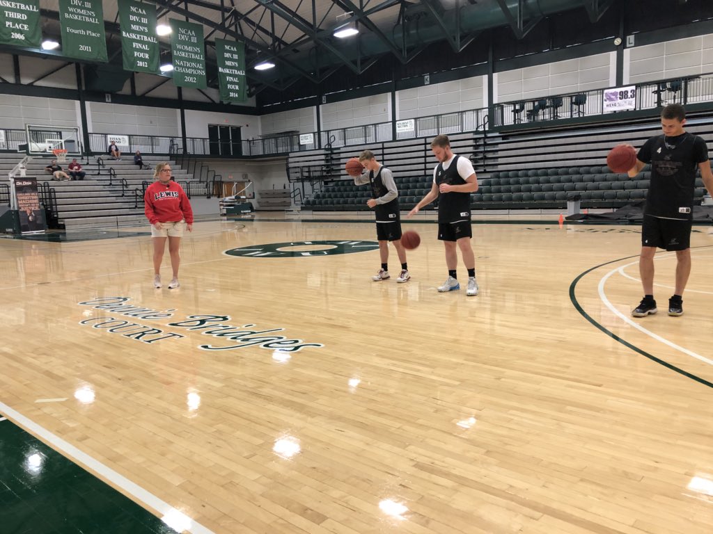 Illinois Basketball Coaches Association tweet media