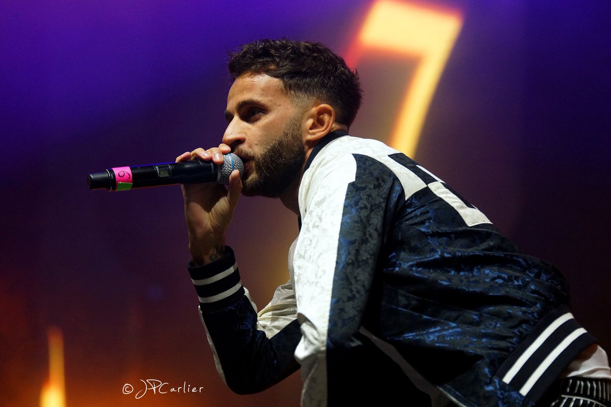 CarlierJeanphi's tweet photo. @ridsa lors du plateau @MonaFM #monafmnord #momafmplusdelive #armentieres une #prestation au #top https://t.co/PvbTZ7xogL