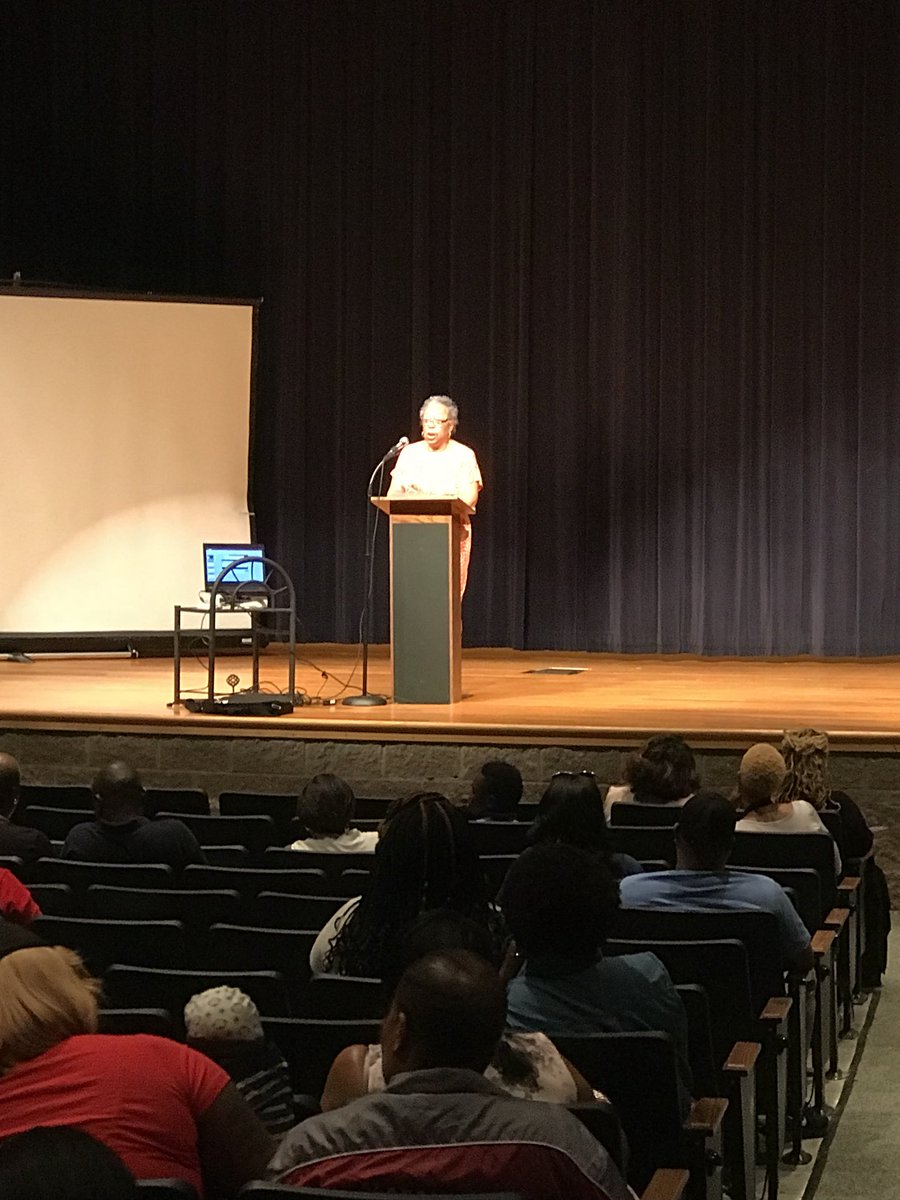 drmysavage's tweet photo. Open House @pdjacksonolin District 9 Board Member Sandra Brown brings Greetings @BhamCitySchools https://t.co/FMr7xLgBp1