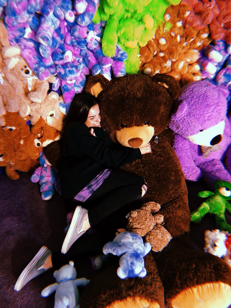 FOBAlerts's tweet photo. guess where ya girl was TODAY https://t.co/qMAR2C10d9