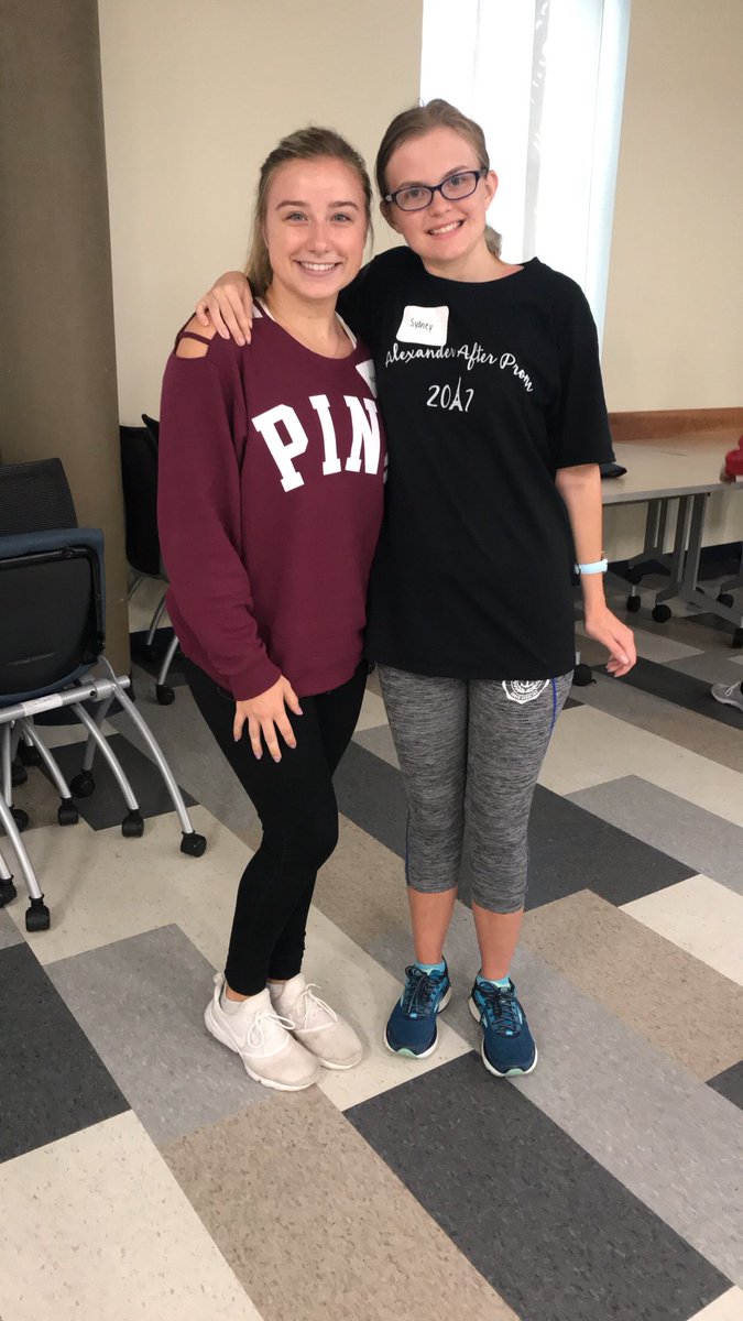 OHIOSparkles's tweet image. We had such a busy afternoon getting to know new friends, catching up with old ones, and learning chants! #SparkleEffect