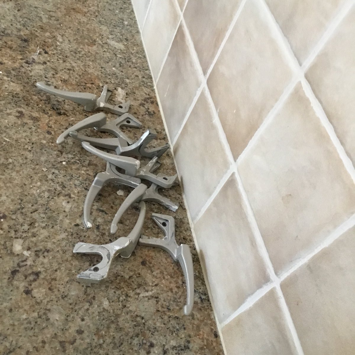 EzekielFleming1's tweet photo. @Pella_News @BBBNESDKSIA Pella Windows are poor quality Windows and there customer service is joke I wasted $8000.00 BUY Anderson Windows...! https://t.co/vbQ1rQWtu4