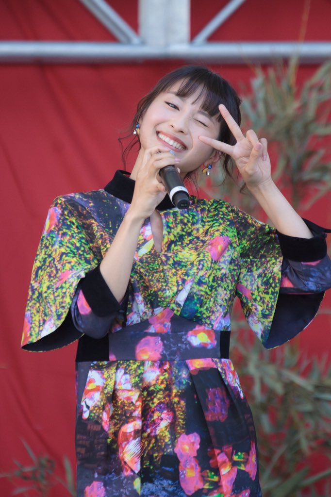 meesan_photo's tweet photo. #チャイナフェスティバル2018
代々木公園 2018.9.9
ロン・モンロウ 
その❶
@Ron__Monroe 

中国のガッキーこと ロン・モンロウさん来日初ステージ！
めちゃ可愛かった💕
新曲も凄く可愛い曲でした✨⭐️

#ロンモンロウ
#龍夢柔
#龙梦柔
#栗子
#RonMonroe https://t.co/03SpeTpSpu
