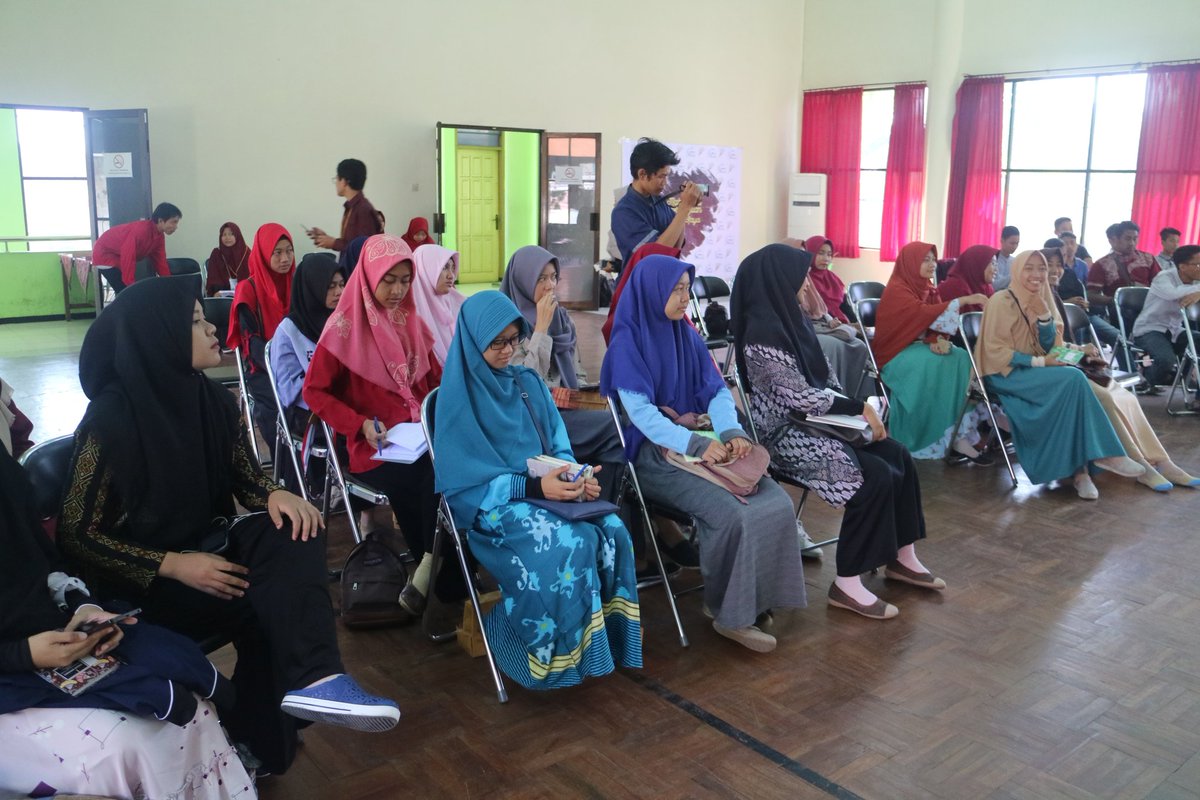 immekstra's tweet photo. [Telah Terlaksana] (9/9)
SEMINAR MAHAKARYA
dengan tema "Mahasiswa Berkemajuan Karya Raya"
.
Semoga senantiasa berkarya dalam iman dan taqwa, demi terwujudnya akhlak yang mulia🙏
.
Diramaikan oleh FIP Voice, Ekstra Voice dan Tapak Suci UM loh😉.
.
#immekstra #immum #muhammadiyah https://t.co/KovWagkWfQ