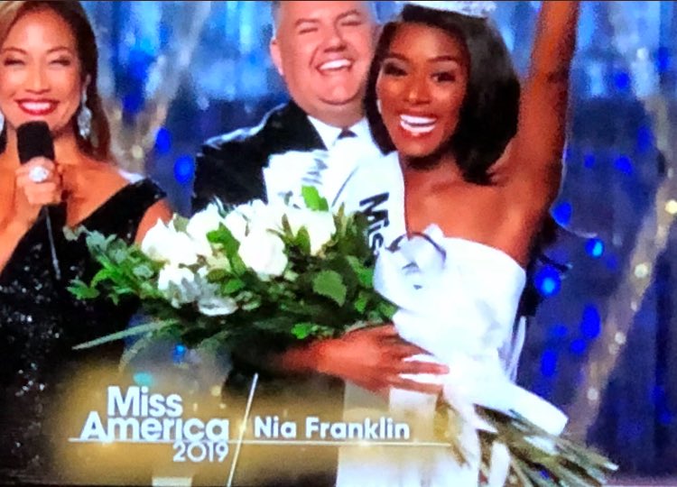 Huge round of applause 👏 to North Davidson High School Alum Nia Franklin <a href="/MissAmericaNY/">Miss New York</a> on becoming Miss America‼️<a href="/dcsnc/">@DCSNC</a>