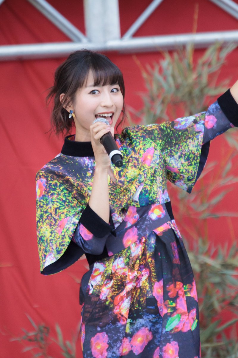 meesan_photo's tweet photo. #チャイナフェスティバル2018
代々木公園 2018.9.9
ロン・モンロウ 
その❷
@Ron__Monroe 

中国のガッキーこと ロン・モンロウさん来日初ステージ！
めちゃ可愛かった💕
新曲も凄く可愛い曲でした✨⭐️

#ロンモンロウ
#龍夢柔
#龙梦柔
#栗子
#RonMonroe https://t.co/Veg7bWzsEM