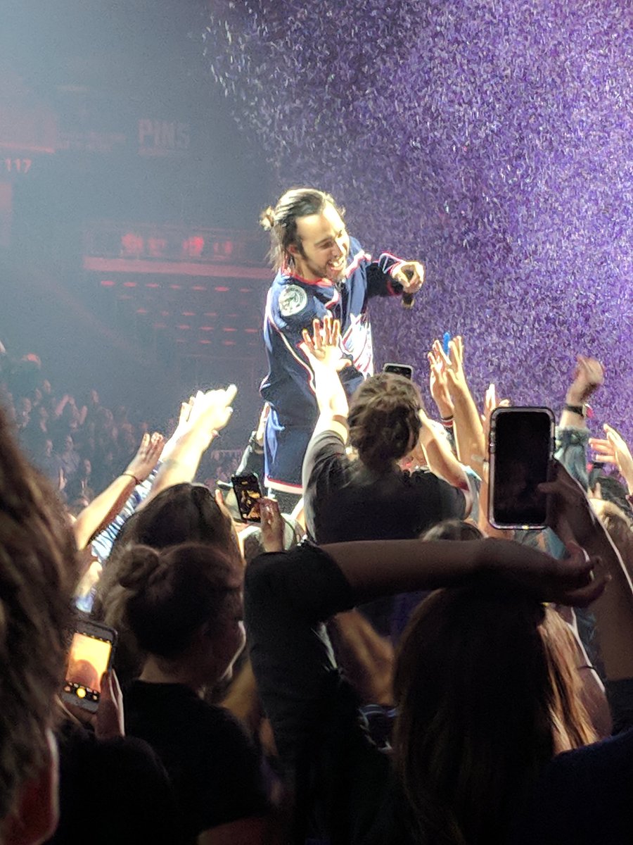 Pandasam3194's tweet photo. OMFG...@falloutboy was absolutely insane!! What a fantastic and energetic show!! The energy in Columbus is epic and I love going to concerts just to feel and watch energy and excitement that goes through crowd!! #ManiaExperience #Maniatour https://t.co/iLFz5GoaRh