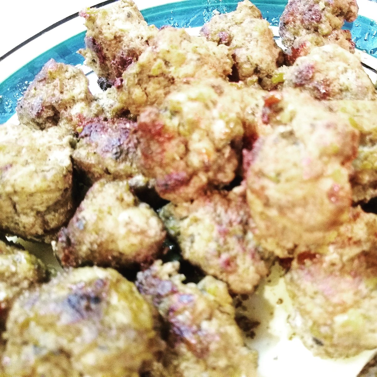 TheJoshGaston's tweet photo. #carnivore meatballs inspired by @ginagrad and #eatmyfeelings. Used crushed pork rinds and an egg as the binders. #nsng #meatheals #simplifiedwellness #simplifiedlifestyles
@SBakerMD @VinnieTortorich https://t.co/sqw21FKidN