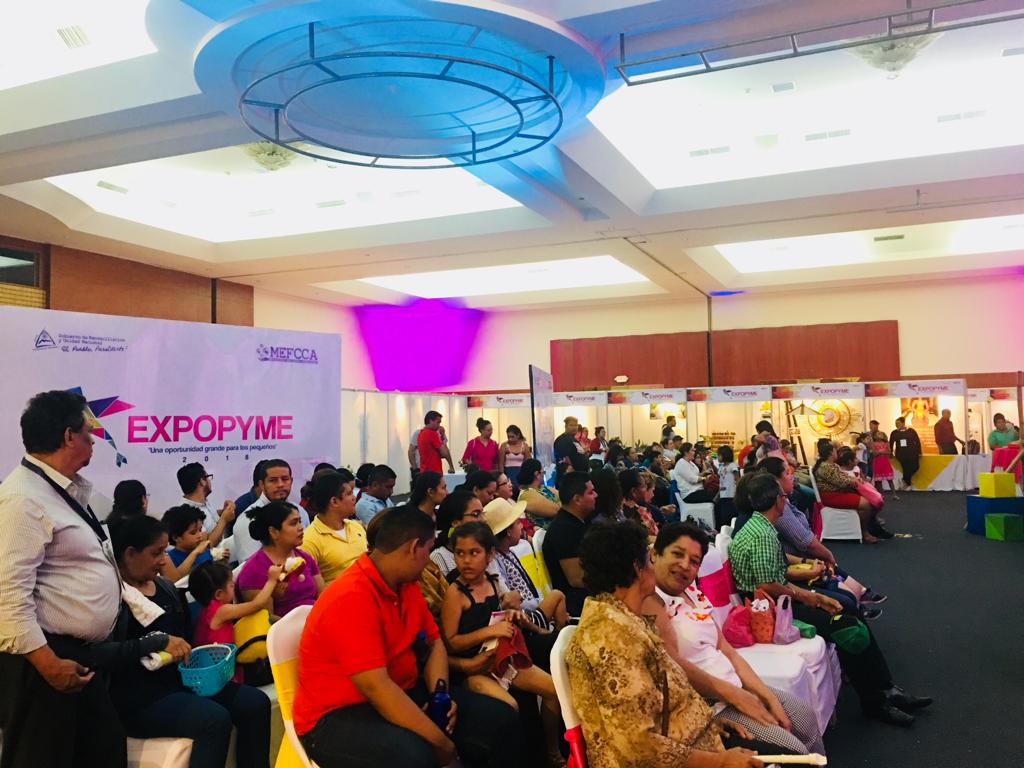 YadeCastillo1's tweet photo. #SMANic21 En este #SeptiembreVictorioso Cierre del día de hoy de la feria de  Expopyme #NicaraguaQuiereSeguridadyPaz. #NicaraguaQuierePaz #BLDPA https://t.co/XcK73RgW5Y