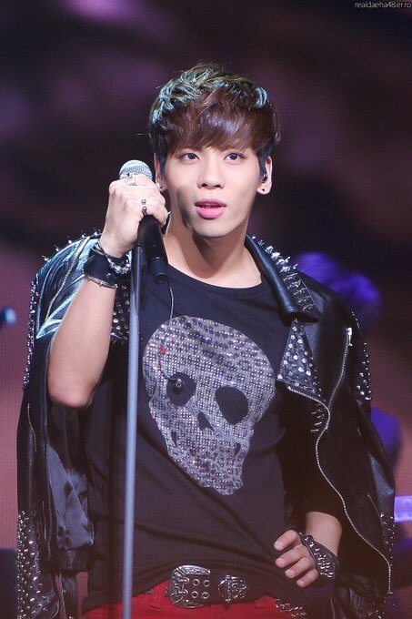 𝕛𝕠𝕟𝕘𝕙𝕪𝕦𝕟’𝕤 𝕤𝕡𝕒𝕔𝕖 ☾ tweet media