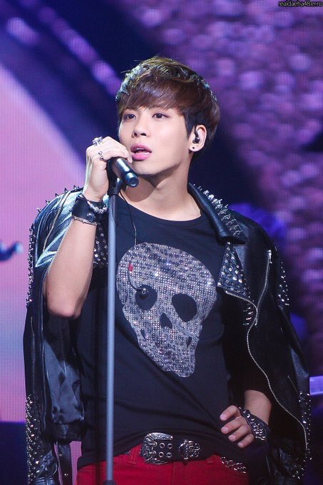 𝕛𝕠𝕟𝕘𝕙𝕪𝕦𝕟’𝕤 𝕤𝕡𝕒𝕔𝕖 ☾ tweet media