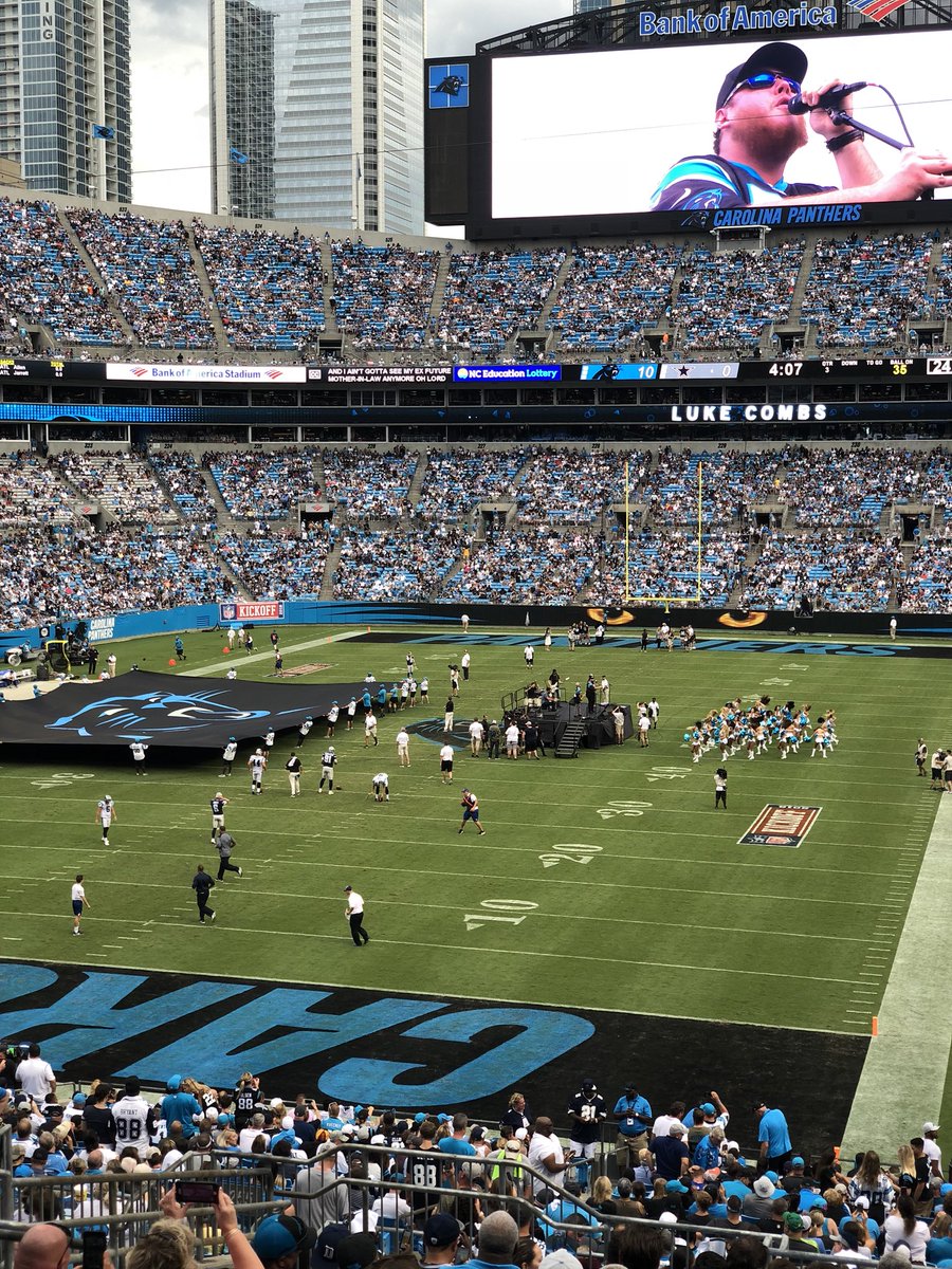 LDaniels519's tweet photo. Hey @lukecombs awesome job way to show up for #AppNation #gamedaynumber2 #carolinapanthers #goNeers https://t.co/nGDrutbiad