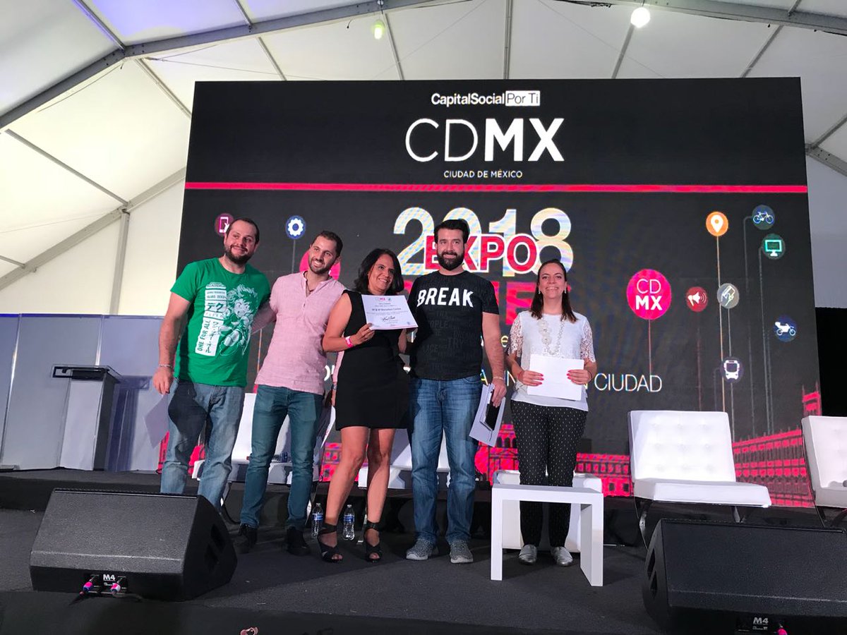 SedecoCDMX's tweet photo. En #ExpoPymes2018 entregamos los premios de #TelaCompro, concurso de emprendedores innovadores https://t.co/sqnI90XtWl