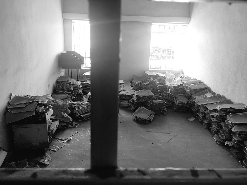 PaulTArkwright's tweet photo. Some amazing artefacts at Sokoto historical museum. But sad to see how little has been invested in its upkeep. Nigeria should pay more attention to its rich and diverse history. @UKinNigeria https://t.co/1uN5ohvOzq