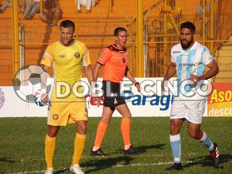 Momentos del encuentro de @PrensaCrucero 2 <a href="/gytoficial/">Club Gimnasia y Tiro</a> de Salta 0 por la 1ra fecha del Federal A de Fútbol.