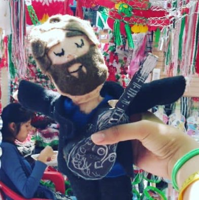 DeElliotmex's tweet photo. Feliz domingo!!! Hoy recorimos el mercado por decoraciónes!! https://t.co/fx4Fv8K3GB
