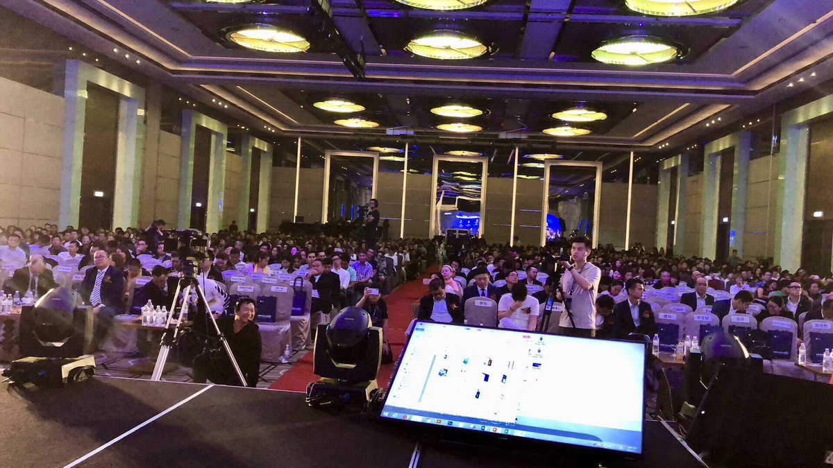 ElastosInfo's tweet photo. Dr. Feng Han was invited to share a keynote speech on “Blockchain Value Investment” at the World Financial Technology Blockchain Summit held in Kuala Lumpur on September 9th, where over 1,500 people were in attendance.  #Elastos $ELA @SunnyFengHan @Cyber__Republic https://t.co/S9Efw3BMoH
