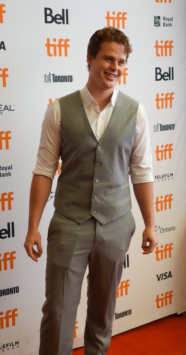 ACTRAToronto's tweet photo. Awesome to see such great ACTRA Toronto talent in today's #TIFF18 World Premiere of GIANT LITTLE ONES, including @NiamhTheWilson, @haileykittle_, @kianamadeira and Evan Marsh! #ACTRAspotlight https://t.co/K700qeLkR1