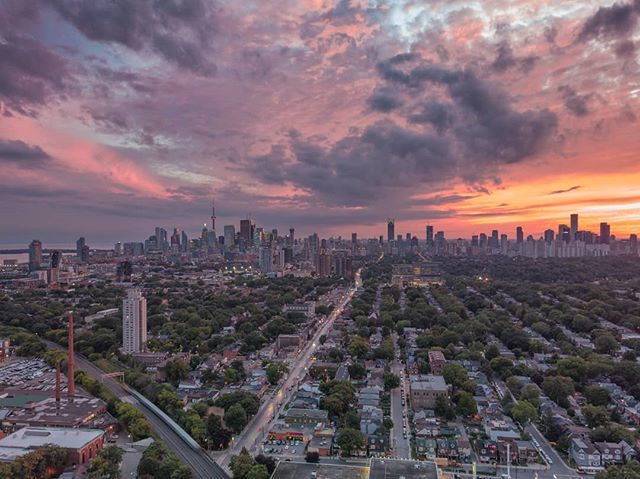 ashtontekno's tweet image. 090918.
Life.🍁
Everyday is,
A New Chapter. 💯
x
x
x
x
x
#sdmfeatures#building_shotz 
#urbanrising #way2ill 
#beautifuldestinations
#gramslayers 
#neverstopexploring 
#moodygrams #depthsofearth #visualambassadors 
#heatercentral #ig_color
#visualsoflife #createcommune
#fatalfr…