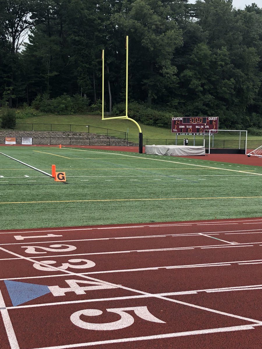 MsLaPane's tweet photo. Getting to support my students doing great things in the classroom & on the field is one of my favorite parts of the job. Great job CMS, winning 14-6 versus South Windsor! 🏈 #connectCMS #FootballSunday #EducatorsRock https://t.co/s0l5Vb3Bn9
