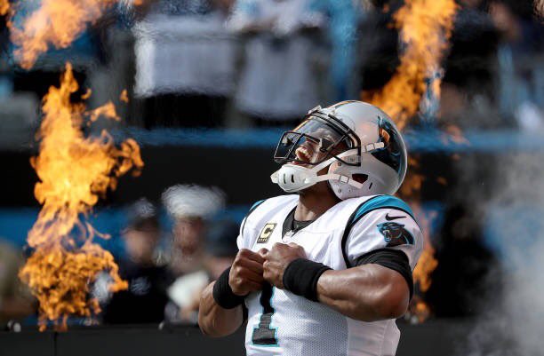 darrenrovell's tweet photo. Cam Newton could be the most photogenic football player of all time. Not taking anything away from photographer @StreeTweeter, who took these today. He’s one of the best in the game. https://t.co/FjiKyi2Zln