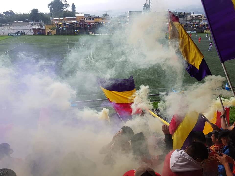 ShecanaAlma's tweet photo. En las. Buenas y malas estaremos a tu lado soñamos con ser campeones ❤💛💜❤💛💜 https://t.co/uFJYL7H0EX