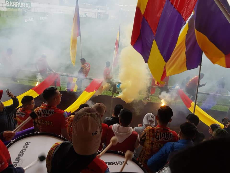ShecanaAlma's tweet photo. En las. Buenas y malas estaremos a tu lado soñamos con ser campeones ❤💛💜❤💛💜 https://t.co/uFJYL7H0EX